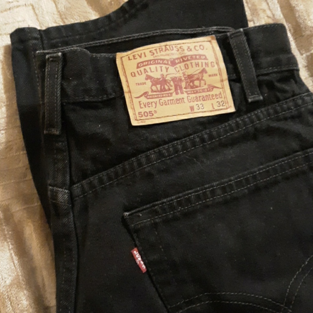 Black 505 33-32 Levies Boot cut I think.
